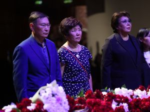 Фото: в Якутске прощаются с Михаилом Николаевым