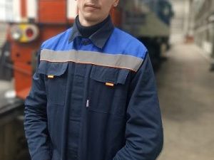 Знакомьтесь, слесарь по ремонту подвижного состава локомотивного депо Алдан Станислав Рудометов