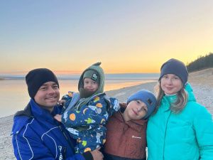 «Быть для тебя примером»: известные якутяне – о трудностях и радости отцовства