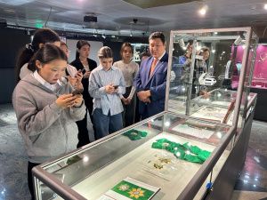 В Сокровищнице Якутии открыли экспозицию памяти первого президента республики Михаила Николаева