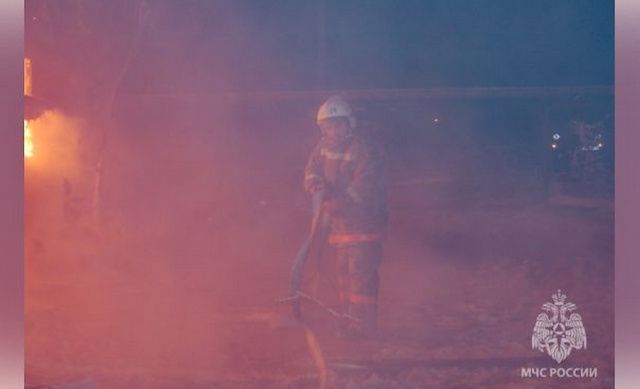 В Якутске пожар унёс жизнь женщины, госпитализированы два ребёнка