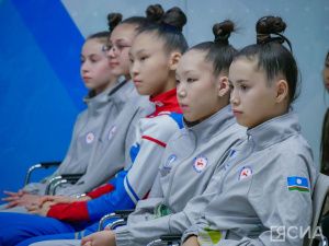 Чемпионки художественной гимнастики сестры Аверины ответили на вопросы юных якутян