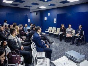 Сардана Авксентьева встретилась с финалистами всероссийского конкурса