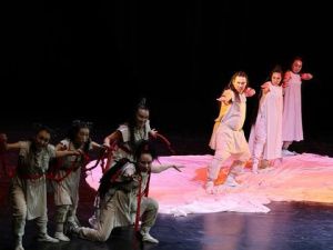 В Астане зрители высоко оценили спектакль Театра Олонхо Якутии