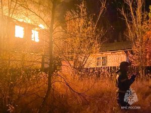Крупный пожар в частном доме произошел в Якутске