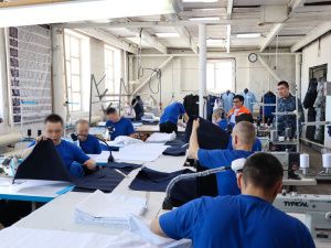 Постельное бельё, мебель и шкафчики с электронными замками: что производят в колонии № 1 в Якутске