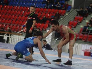 Восемь якутских борцов вышли в финал всероссийского турнира памяти Александра Крылова