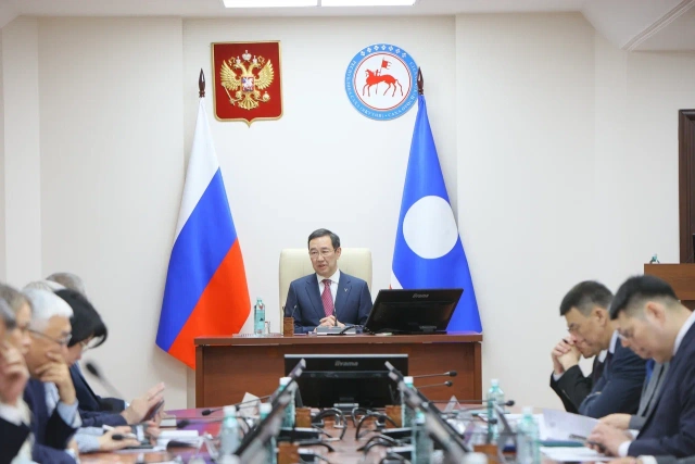 Айсен Николаев провел заседание Республиканской комиссии «Вместе к Победе!»