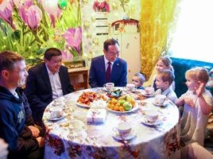 В гостях у семьи военнослужащего, вернувшегося домой после ранения