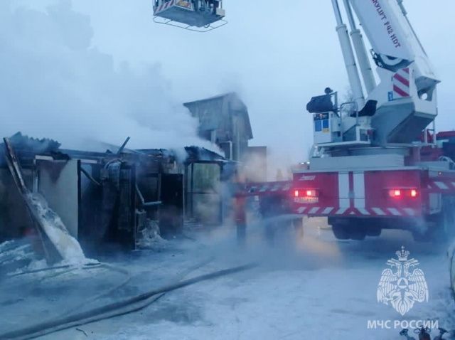 В Якутске на пожаре пострадали отец и дочь