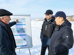 На реке Лене начинаются работы по ослаблению прочности льда