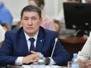 Хорош Михаил, да не наш!