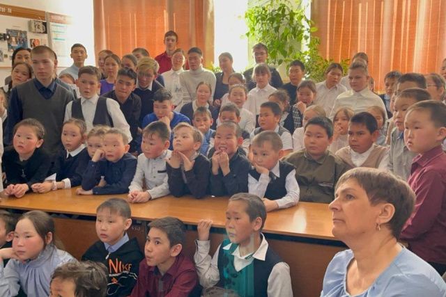 Эвенские школьники получили привет от настоящего космонавта