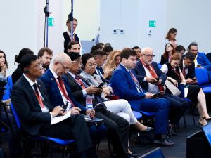 ВЭф-2023. Айсен Николаев: Развитие альтернативной и возобновляемой энергетики позволит реализовать крупные инвестпроекты в Якутии