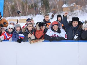 Зрелищной ничьей завершился матч звёзд мирового хоккея с якутской командой у Ленских столбов