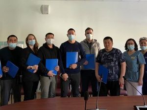 Новорожденным детям Якутии впервые вручили генетические паспорта