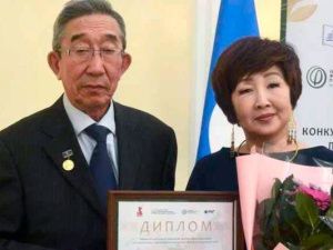 Сто педагогов Якутии получили дипломы и премии в 100 тысяч рублей