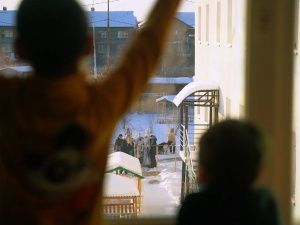 Чысхаан, Дед Мороз и Хаарчаана вручили подарки детям в больницах