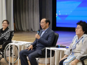 Глава Якутии встретился с жителями Оленекского эвенкийского национального района