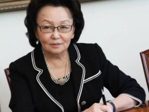 Ио ректора СВФУ Евгения Михайлова посоветовала журналисту извиниться перед министром образования