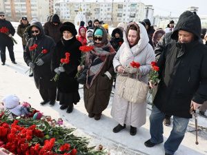 Представители национальных общин Якутии возложили цветы в память о жертвах теракта в Подмосковье