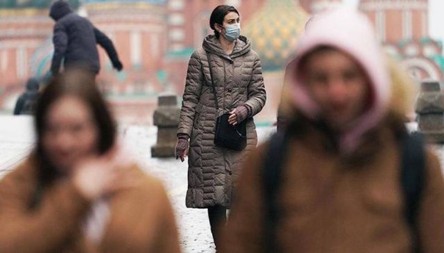 Онищенко рассказал о сроках возвращения коронавируса в Россию