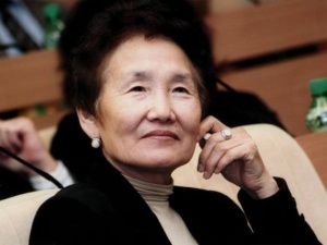 Поздравление Председателя Якутской городской Думы с 85-летием Зои Афанасьевны Корниловой