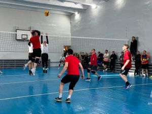 Волейболисты Антикризисного блока «оттеснили» прошлогодних победителей