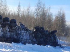 В Якутии в результате ДТП с бензовозом произошел разлив нефтепродуктов