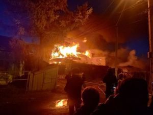 Военный самолет упал на двухэтажный дом в Иркутске