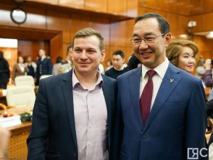 Айсен Николаев вручил якутянам государственные награды в преддверии Нового года