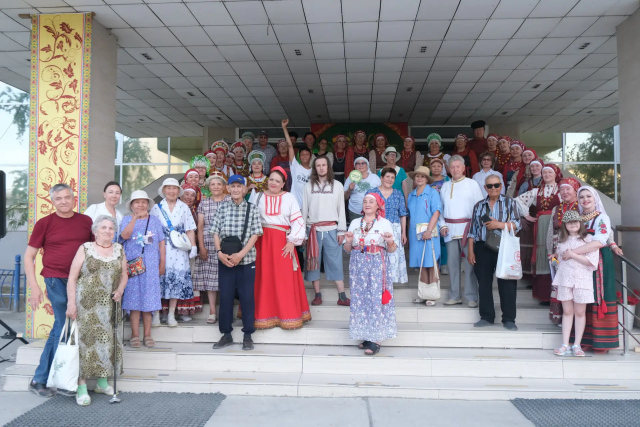 В АртАтриуме Дома дружбы народов прошёл праздничный концерт «Всероссийский день косоворотки под звон бубенцов»