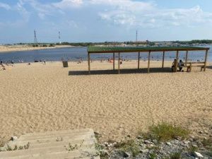 На городском пляже Якутска соблюдаются все меры безопасности