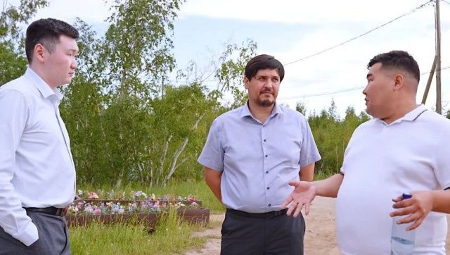 В Якутске с городских кладбищ вывезли 500 кубометров мусора