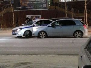 Автоледи наехала на автомобиль ГИБДД