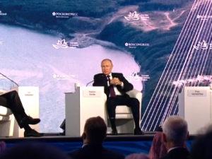 Владимир Путин поручил правительству подготовить план по развитию и модернизации авиаперевозок на Дальнем Востоке