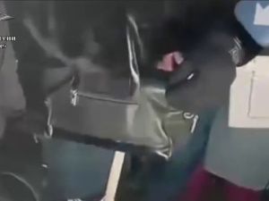 В Якутске задержан вор-карманник, орудовавший в маршрутных автобусах