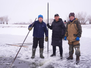 В Якутске прошел субботник по заготовке льда для семей участников СВО и пожилых
