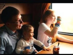 С августа льгота «СЕМЬЯ» стала доступна пассажирам в купейных вагонах АО «АК «ЖДЯ» 