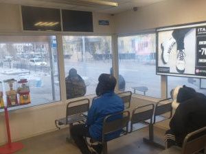 В Якутске препроводили из тёплых остановок в полицию около 30 «самоупийц»