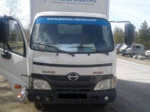 В Якутске мужчину сбил грузовик. Он встречал возле остановки «Скорую помощь» 