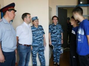 Представители Прокуратуры Республики Саха (Якутия) и аппарата Уполномоченного по правам человека в Республике Саха (Якутия) посетили следственный изолятор