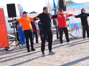 В Якутске стартовал сезон утренних зарядок «Начни утро с победы, с победы над собой»