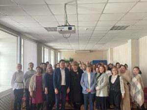 Доверенное лицо Владимира Путина в Якутии Марина Бахилина встретилась с сотрудниками «Почты России»