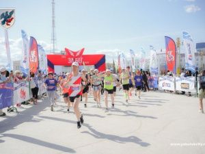 Жители Якутска пробежали VII всероссийский полумарафон «ЗаБег.РФ»