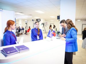 Фоторепортаж с первого дня ВЭФ-2023: улица Дальнего Востока и культурная программа