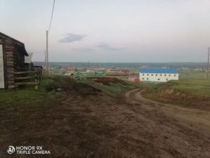 В Якутии пьяный пенсионер опрокинулся на тракторе