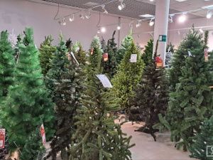 Обзор цен на искусственные ёлки в Якутске