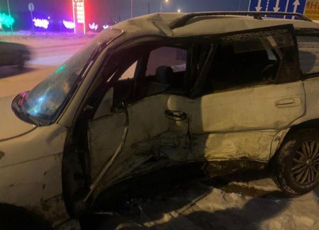 В жестком ДТП в Якутске пострадали мужчина и женщина-водитель