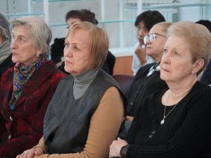 В ДДН открылась выставка, посвященная памятным датам истории 